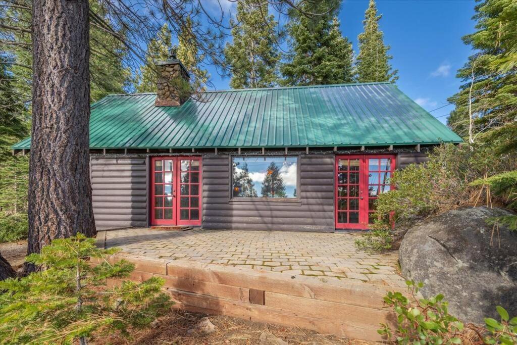 Coziest Cabin In Tahoe W Stone Fireplace Comfy Beds Close To Slopes & Lake Carnelian Bay Екстериор снимка