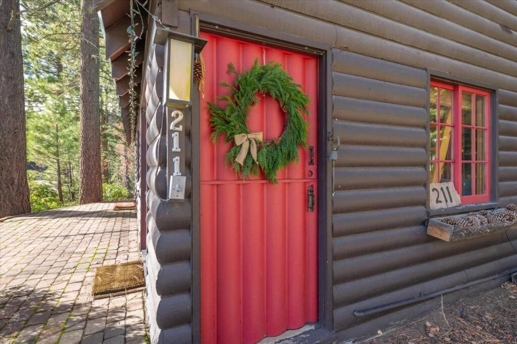 Coziest Cabin In Tahoe W Stone Fireplace Comfy Beds Close To Slopes & Lake Carnelian Bay Екстериор снимка