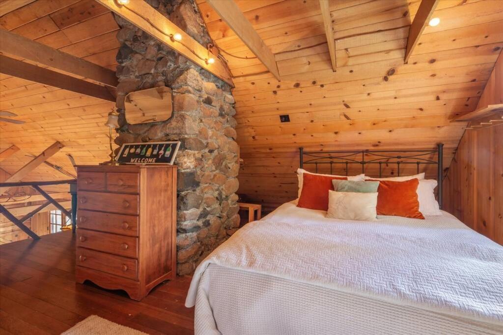 Coziest Cabin In Tahoe W Stone Fireplace Comfy Beds Close To Slopes & Lake Carnelian Bay Екстериор снимка