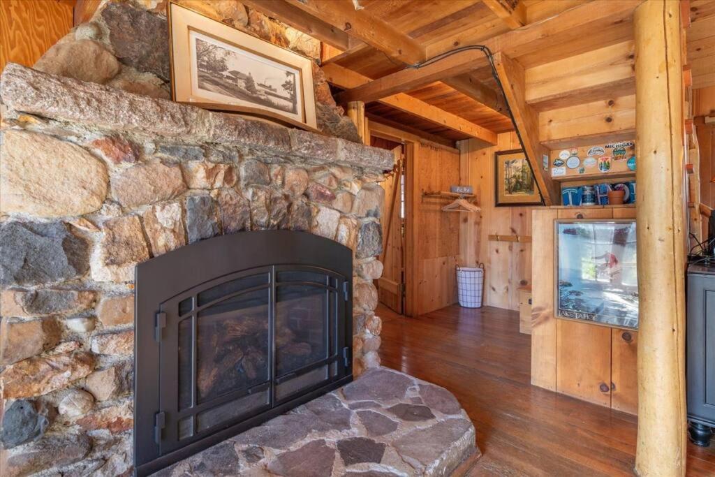 Coziest Cabin In Tahoe W Stone Fireplace Comfy Beds Close To Slopes & Lake Carnelian Bay Екстериор снимка