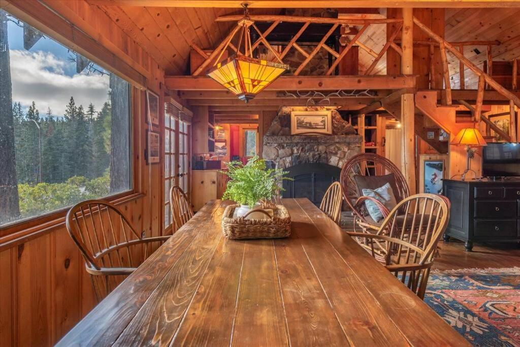 Coziest Cabin In Tahoe W Stone Fireplace Comfy Beds Close To Slopes & Lake Carnelian Bay Екстериор снимка